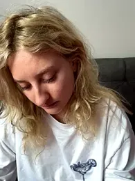 MileySummer stripchat stream image