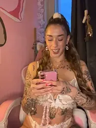 Chachou000 stripchat stream image