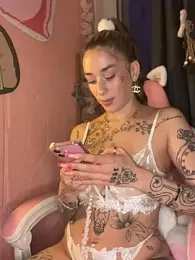 Chachou000 stripchat stream image