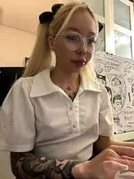 babydolll stripchat stream image