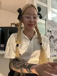 babydolll stripchat stream image