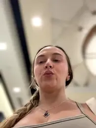 lunagirl13 stripchat stream image