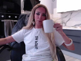 blondalina bongacams stream image