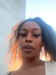 mismialove stripchat stream image