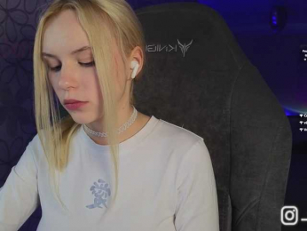 fymryn bongacams stream image