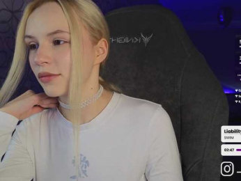 fymryn bongacams stream image