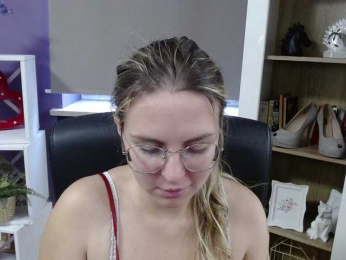 Soft-Zoey bongacams stream image