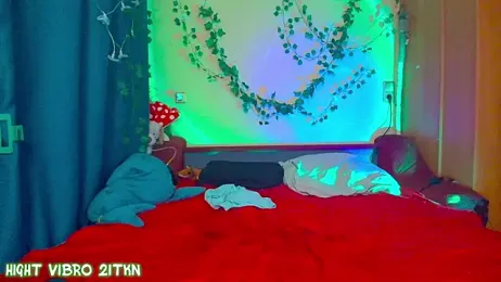 TrickyKitsune stripchat stream image