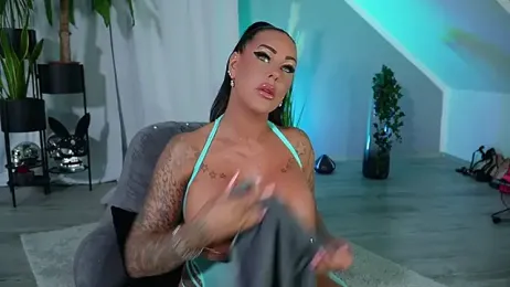 hotmilfbitch stripchat stream image