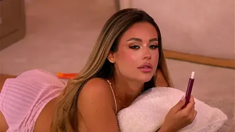 YasmineShaw stripchat stream image