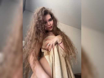 YourLadyyy bongacams stream image