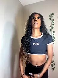 mismialove stripchat stream image