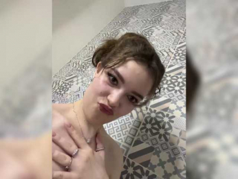 YourLadyyy bongacams stream image