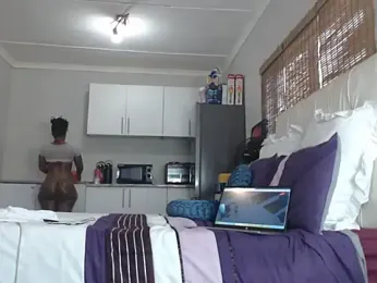 Melanin-Monroeee stripchat stream image