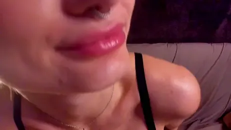 VickiRoom stripchat stream image