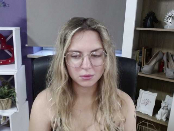 Soft-Zoey bongacams stream image