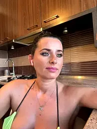Hotmomcheckk_ stripchat stream image