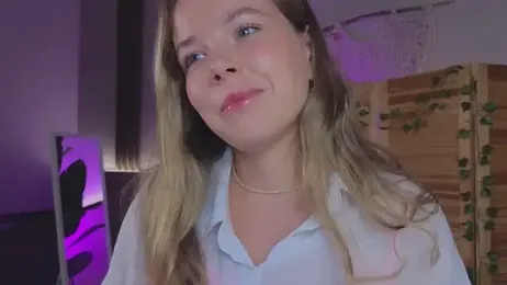 milly_shy stripchat stream image