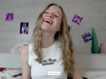 b4by_emilia chaturbate stream image