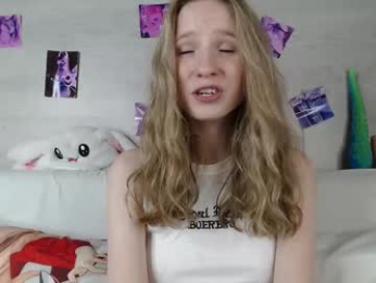 b4by_emilia chaturbate stream image