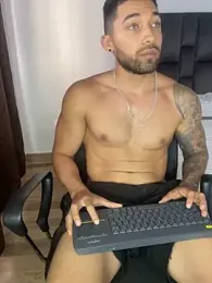 Sweet_and_caramel stripchat stream image