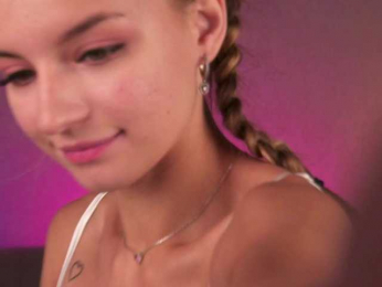 ilittleheart bongacams stream image