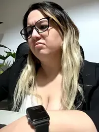 amooraaamoon stripchat stream image