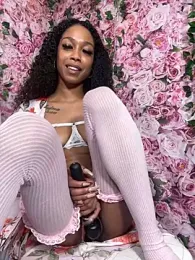 mismialove stripchat stream image