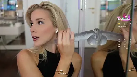 kriss1onee stripchat stream image