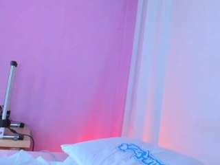 vaiolet-rose camsoda stream image