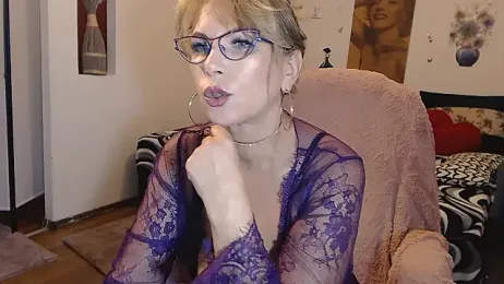 elacoquette stripchat stream image