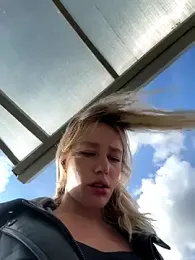 SSSATIVA_model stripchat stream image