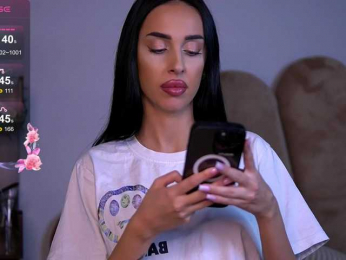 KairaAndrews bongacams stream image