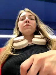 Sunny___Bunny stripchat stream image