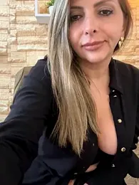 _Abril-Office1 stripchat stream image