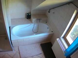 voyeurcam-julmodels-bath-2nd-1 camsoda stream image