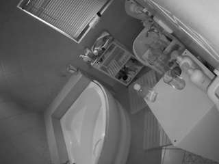 voyeurcam-julmodels-bath-1st-2 camsoda stream image