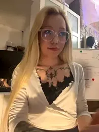 babydolll stripchat stream image