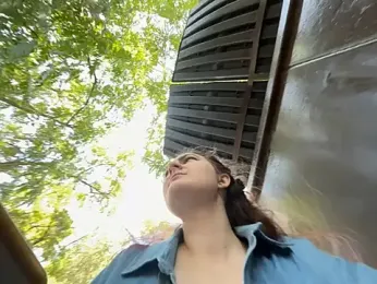 Snowbunnycake_131 stripchat stream image