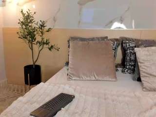 leathompson1 camsoda stream image