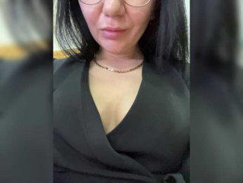 LiLCaTt bongacams stream image