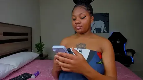 Renee-18 stripchat stream image