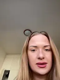 ElenaRebelle stripchat stream image