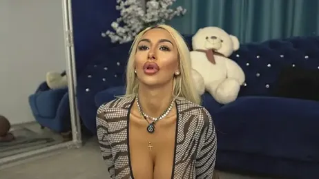 GoldenAmber stripchat stream image