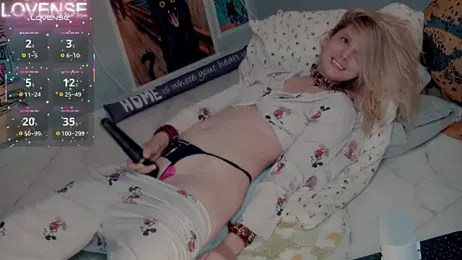 Careful_i_bite stripchat stream image