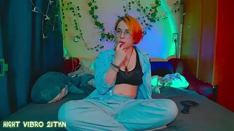 TrickyKitsune stripchat stream image