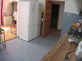 voyeurcam-julmodels-kitchen camsoda stream image