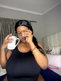 Bustygoddess32 stripchat stream image