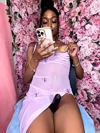 mismialove stripchat stream image