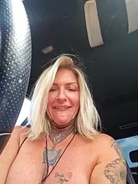 YourMommyBlair stripchat stream image